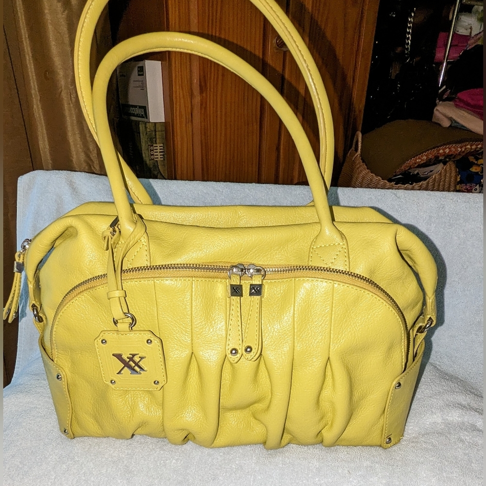 MAXX New York yellow leather shoulder bag.